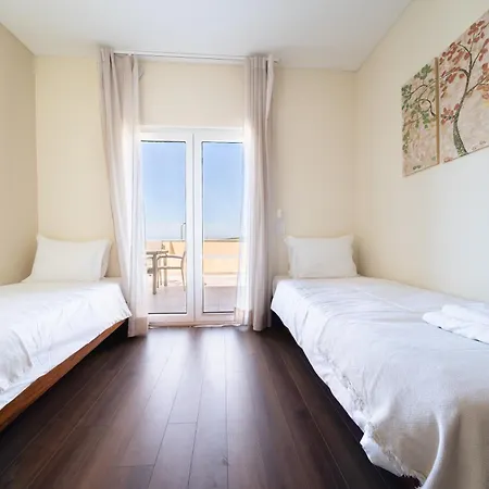 Deluxe Апартаменты *